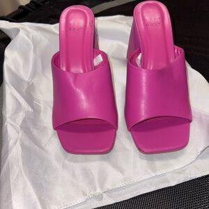 TAKING OFFERS A New Day Women's Fuchsia Mules